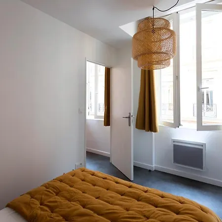 Jolis A 2 Pas Du Vieux Port Dans Immeuble Avec Gardien * 马赛