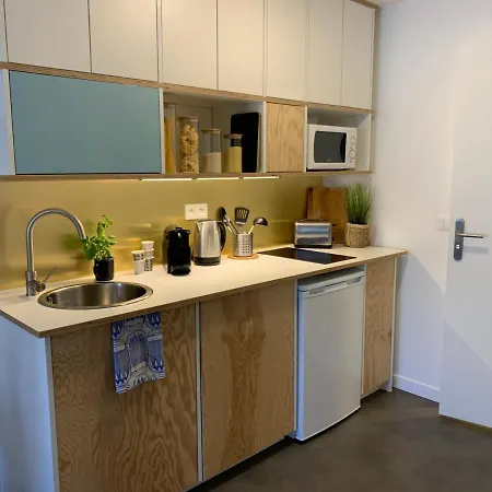 Apartment Jolis A 2 Pas Du Vieux Port Dans Immeuble Avec Gardien Marseille